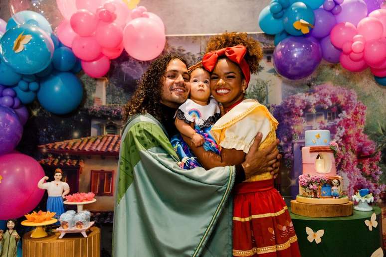 Jeniffer Nascimento celebrates her daughter’s first birthday and enchants her with the choice of theme; I wait!