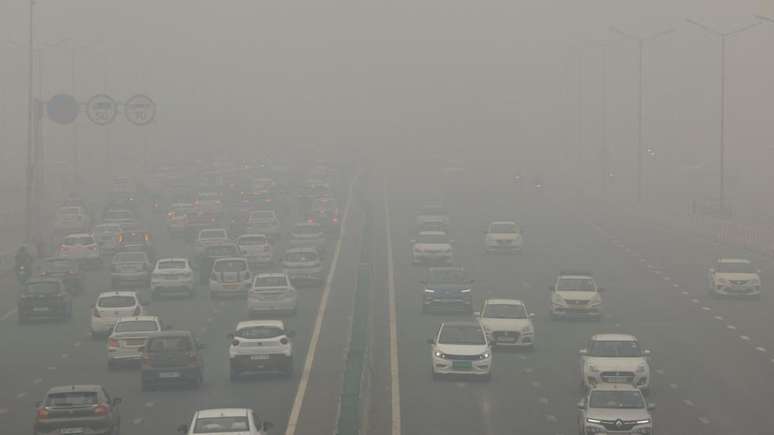 As emiss&otilde;es de poluentes dos ve&iacute;culos s&atilde;o uma fonte importante de polui&ccedil;&atilde;o em Nova D&eacute;li