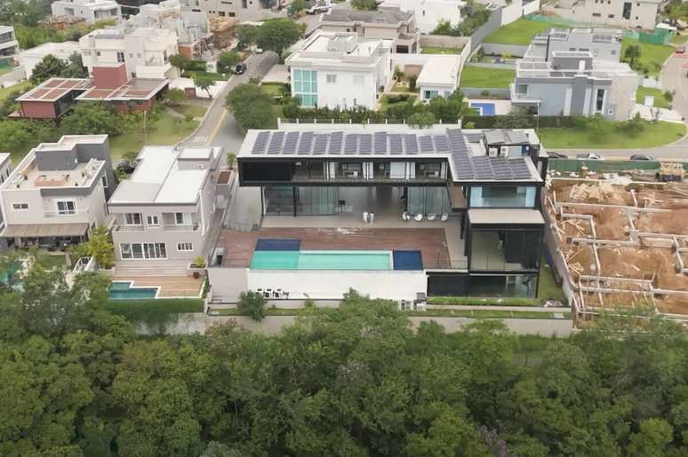 Vista área da mansão vendida por Neymar –