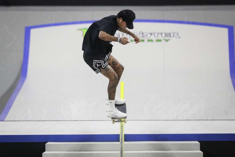 Nyjah Huston, de EE.UU., durante la preliminar SLS Super Crown, en SP