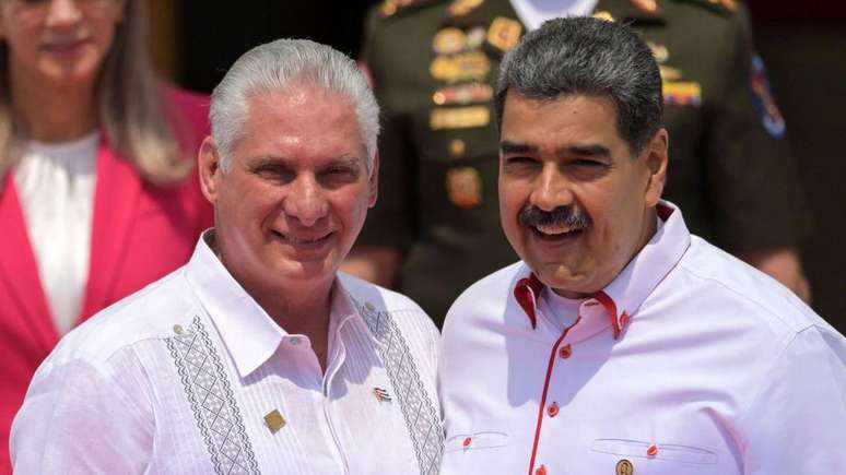 Miguel Díaz-Canel, presidente de Cuba desde 2019, encontra Nicolás Maduro, presidente da Venezuela desde 2013