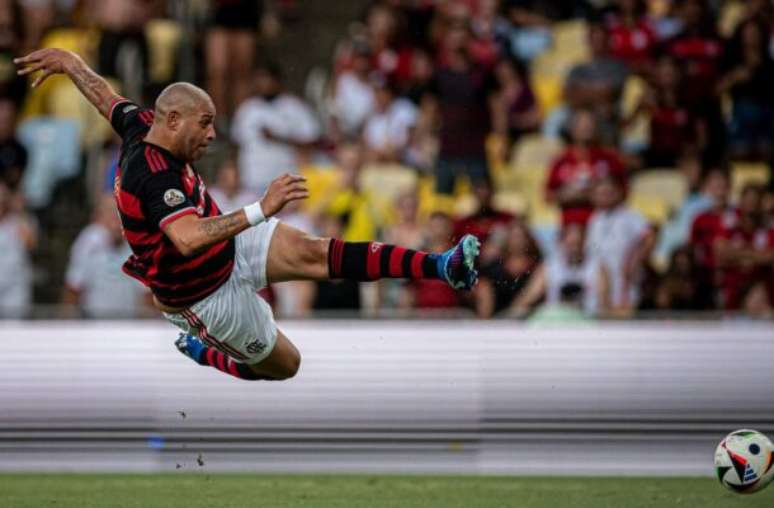 Adrianinho, filho de Adriano, fez pelos Amigos da Itália –