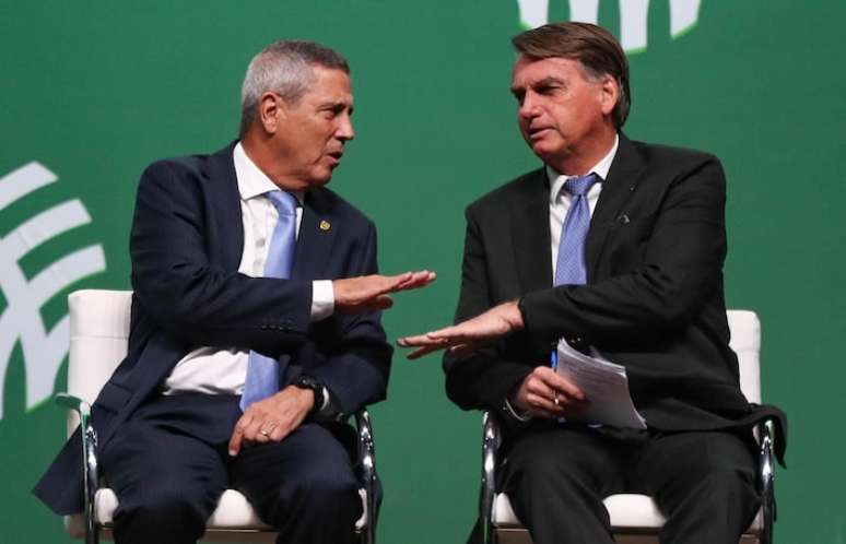 Imprensa internacional destacou proximidade de Braga Netto com Bolsonaro