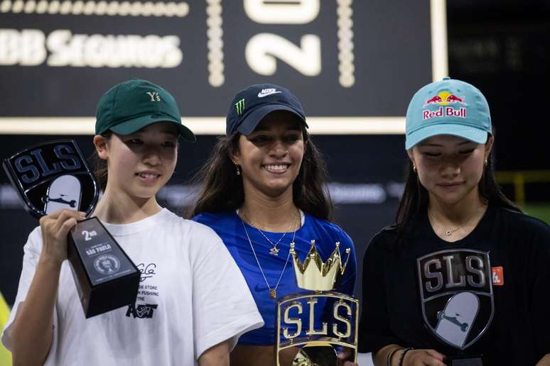 ‘Fadinha’ tri do SLS Super Crown: Rayssa Leal leva pista ‘abaixo’ com título conquistado na última manobra