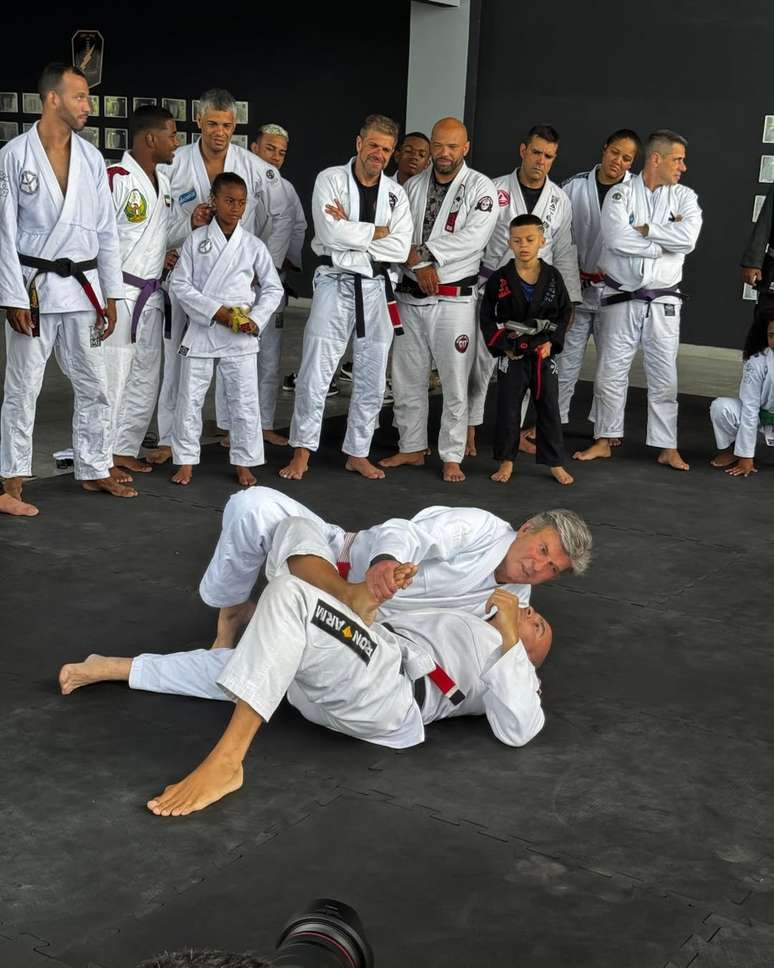 Ministro Luiz Fux ministra seminário de jiu-jitsu aos policiais do Bope no Rio de Janeiro