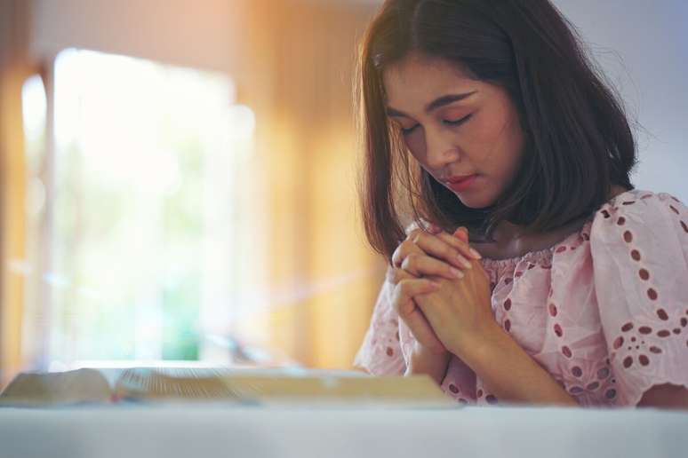 A oração a Santa Adelaide aproxima as pessoas da fé e pode auxiliar nos desafios do dia a dia 