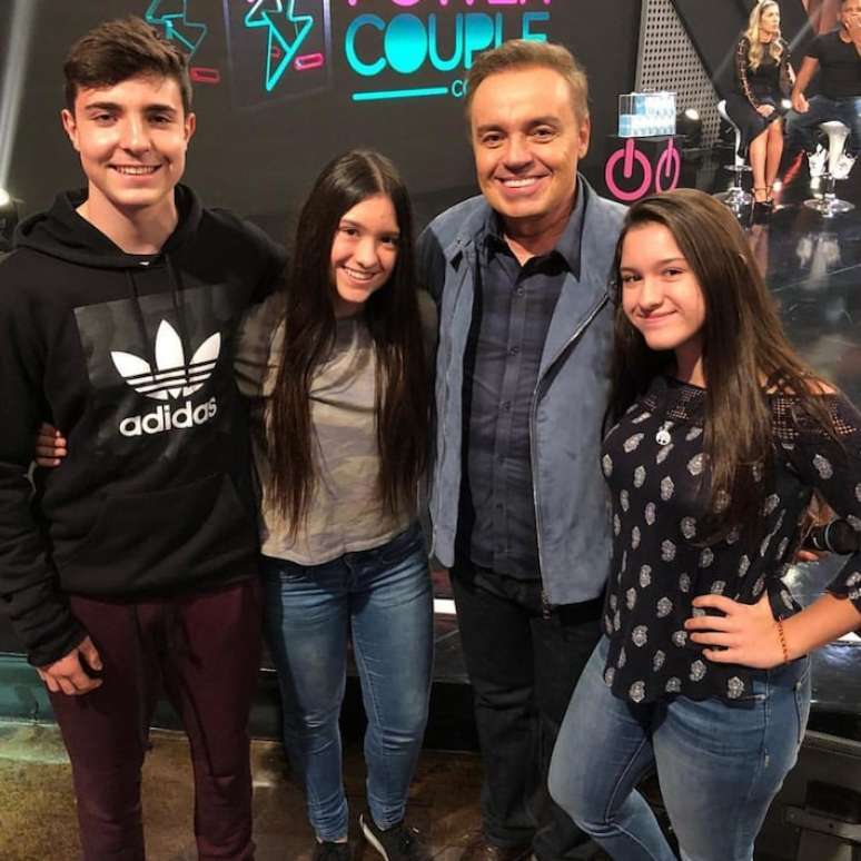 Gugu e os três filhos, João Augusto, Marina e Sofia.