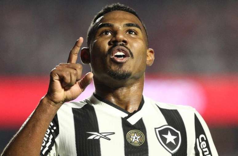 Vitor Silva/Botafogo - Legenda: Cuiabano, lateral do Botafogo