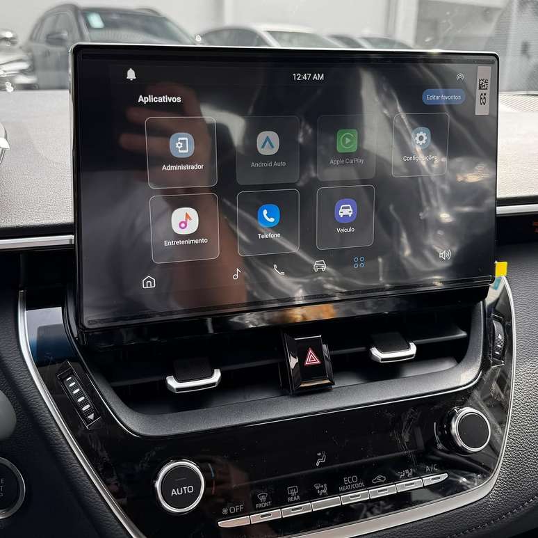 Linha 2025 do Toyota Corolla terá nova central multimídia maior e mais conectada