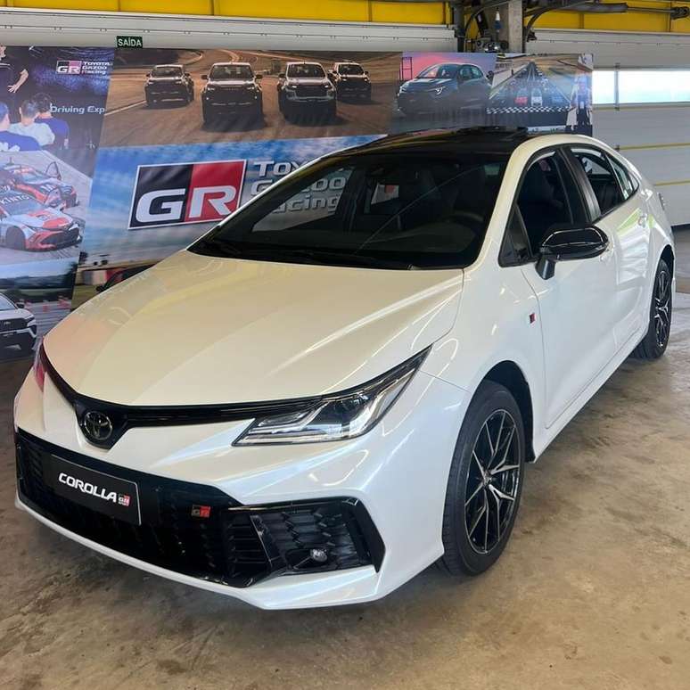 Linha 2025 do Toyota Corolla GR Sport terá mudança visual