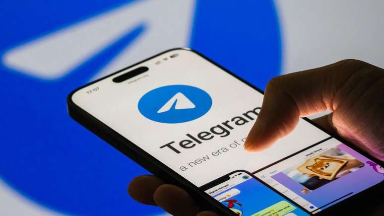 Celular com Telegram