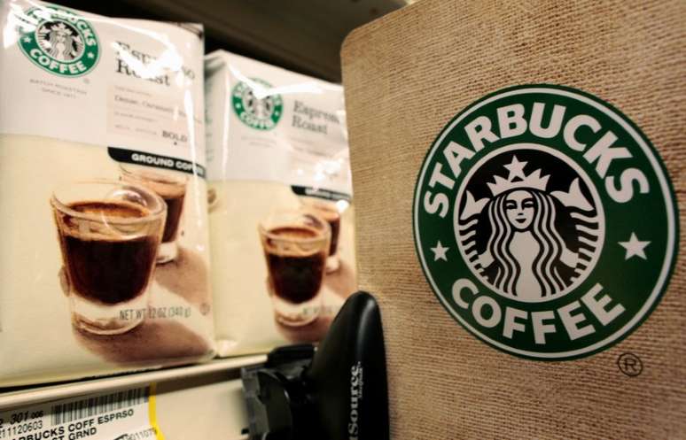 Embalagens da Starbucksblazer com cassinoSanta Mônica, Califórnia
27/1/2011 REUTERS/Lucy Nicholson/Arquivo