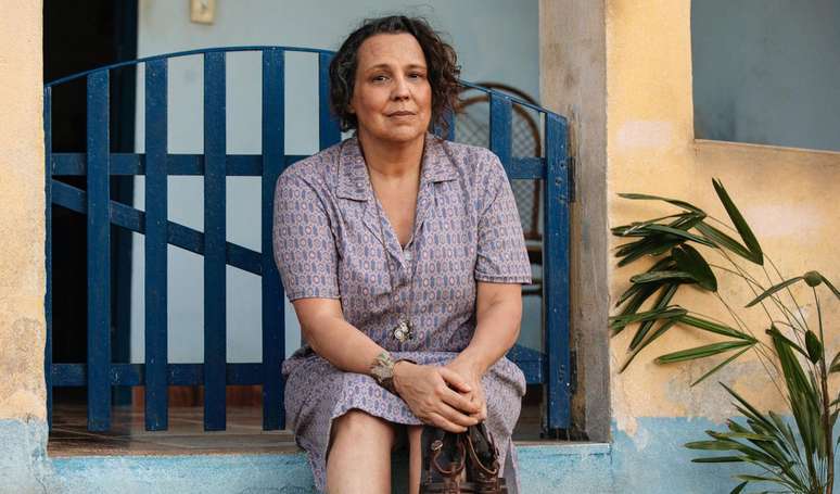 'Mania de você': Moema (Ana Beatriz Nogueira) morre após adoecer e desfecho será revelado após salto no tempo na novela.