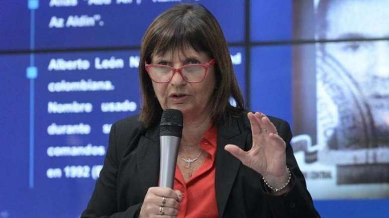 A ministra de Segurança Pública argentina, Patricia Bullrich, exigiu que a Venezuela liberte o policial