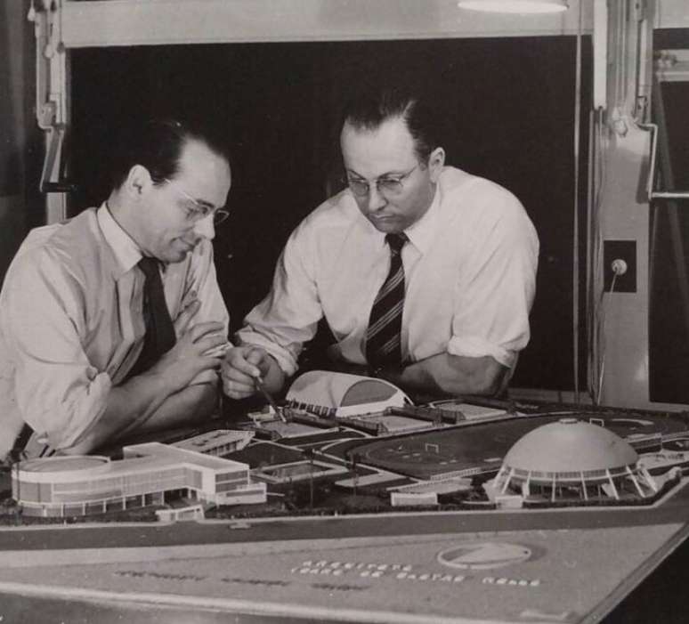 Los arquitectos Carlo Fongaro e Icaro de Castro Mello están trabajando en el modelo Esporte Clube Sírio en São Paulo.