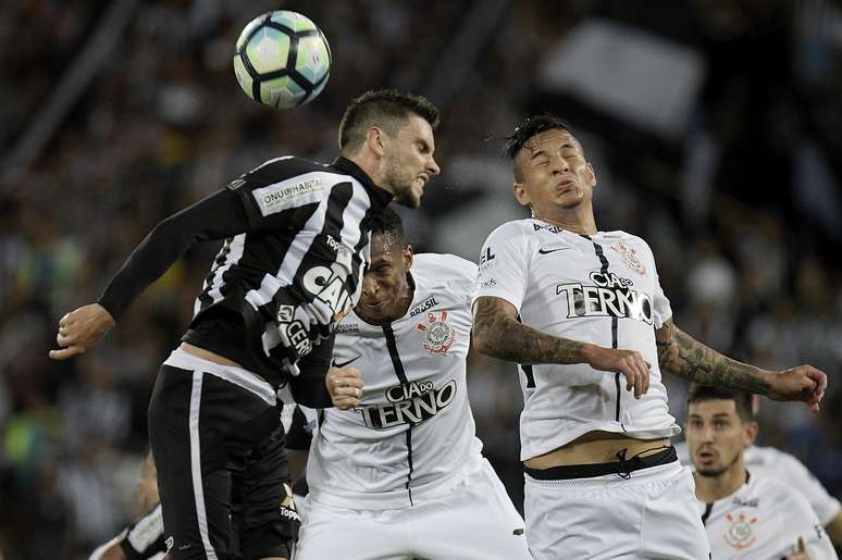 Jô, ex-Corinthians. 