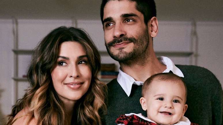 Fernanda Paes Leme, seu companheiro, Victor Sampaio, e a filha, Pilar