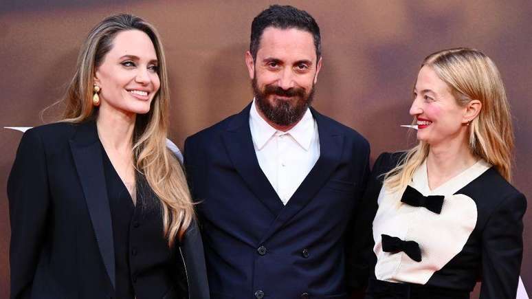 Angelina Jolie, o diretor Pablo Larraín e a atriz Alba Rohrwacher