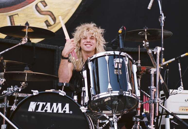 Steven Adler com o Guns N' Roses em 1988 