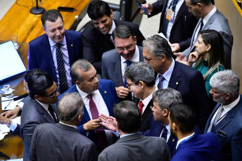 Plenário da Câmara dos Deputados durante sessão conjunta do Congresso Nacional para votar o projeto da Lei de Diretrizes Orçamentárias de 2025.