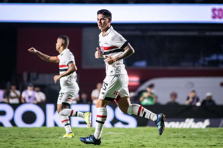 São Paulo rescindiu contrato com James Rodríguez em julho –