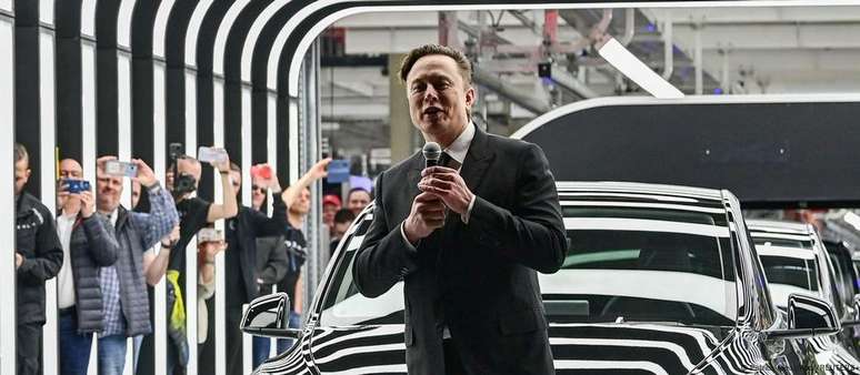 Elon Musk durante inauguração de fábrica da Tesla nos arredores de Berlim em 2021