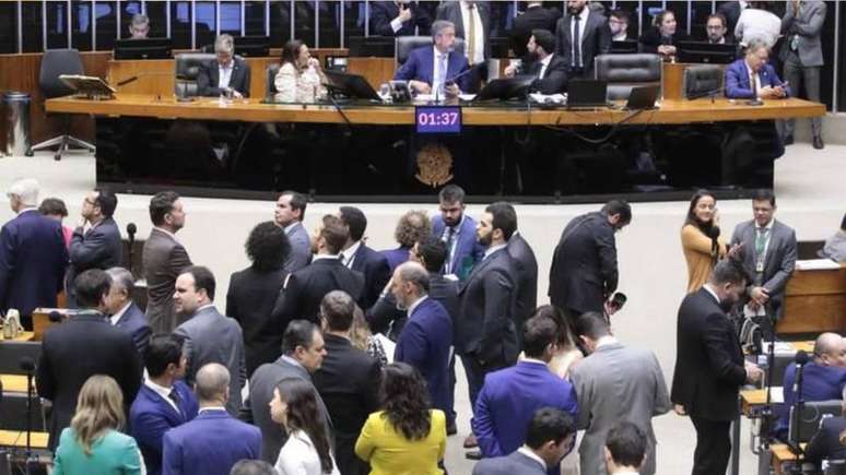 Os deputados federais aprovaram nesta quinta