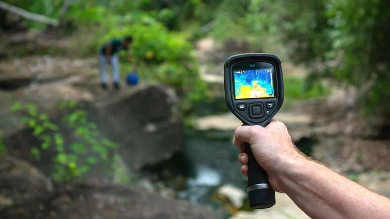 A temperatura do ar perto do rio fervente pode atingir 45 °C