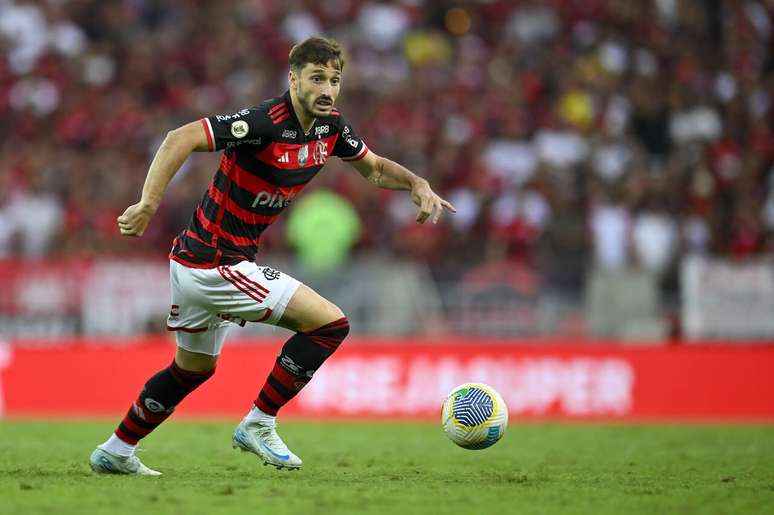 Matias Viña sofreu lesão que o tirou da temporada –