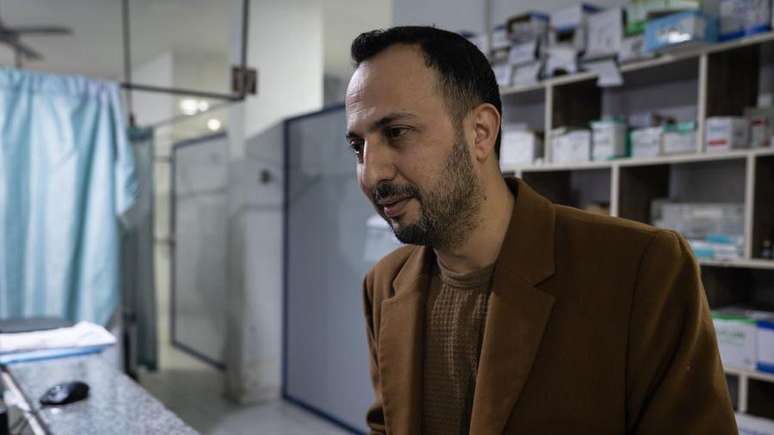 O médico Hamza Almoraweh diz que testemunhou muito desenvolvimento em Idlib desde que o HTS assumiu o controle há sete anos