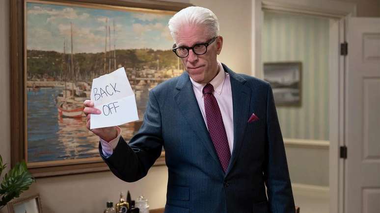 'Um Espião Infiltrado': astro de 'The Good Place' está de volta, investigando um roubo de joias.