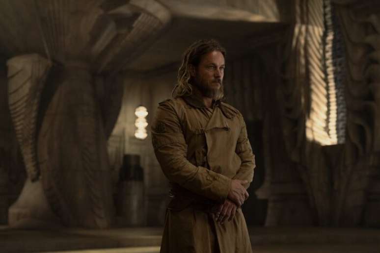 'Duna: A Profecia' não tem 'um cara bom e um cara ruim', disse o ator Travis Fimmel