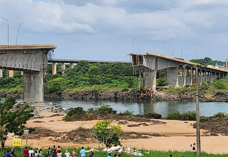 Vídeos registram queda de ponte entre Tocantins e Maranhão; ao menos duas pessoas morreram