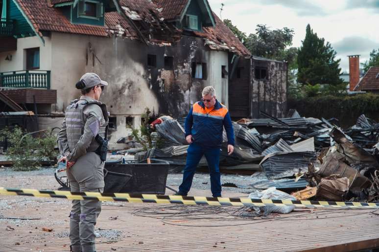 Autoridades concluíram retirada de corpos e destroços do avião