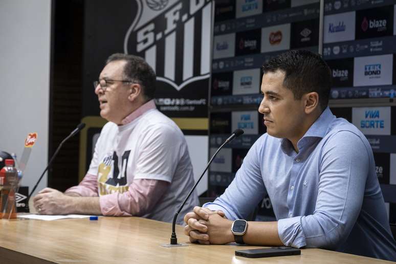 Presidente Marcelo Teixeira e novo CEO do Santos, Pedro Martins,apostas online futebolanúncio do novo técnico, Pedro Caixinha (Fotos: Bruno Vaz / Santos FC)