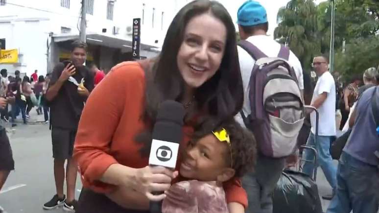 Repórter da Globo é surpreendida