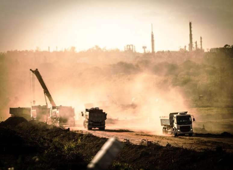 Obras da construção da fábrica da BYD, em Camaçari, na Bahia