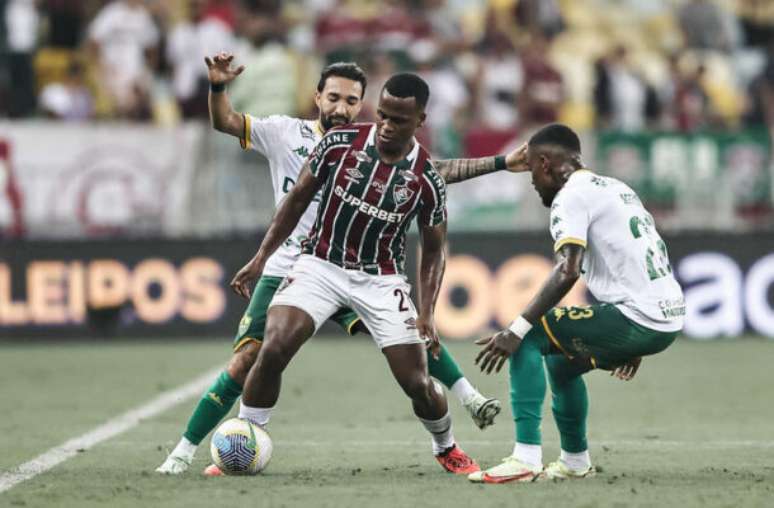 Único momento de alegria do Fluminense em 2024 foi o título da Recopa Sul-Americana –