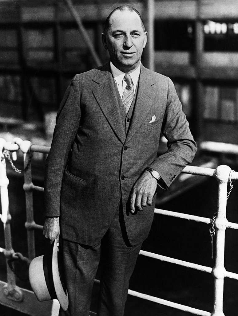 Walter Chrysler, fundador da empresa automotiva Chrysler, entrou na corrida para construir o edifício mais alto do mundo