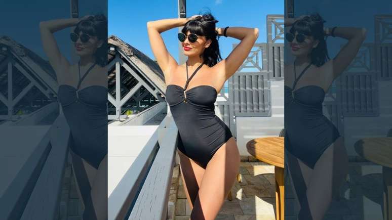 Jameela Jamil em seu perfil