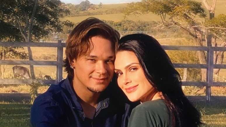 Leandro do KLB e esposa Natália Guimarães (Reprodu&ccedil;&atilde;o/Instagram)