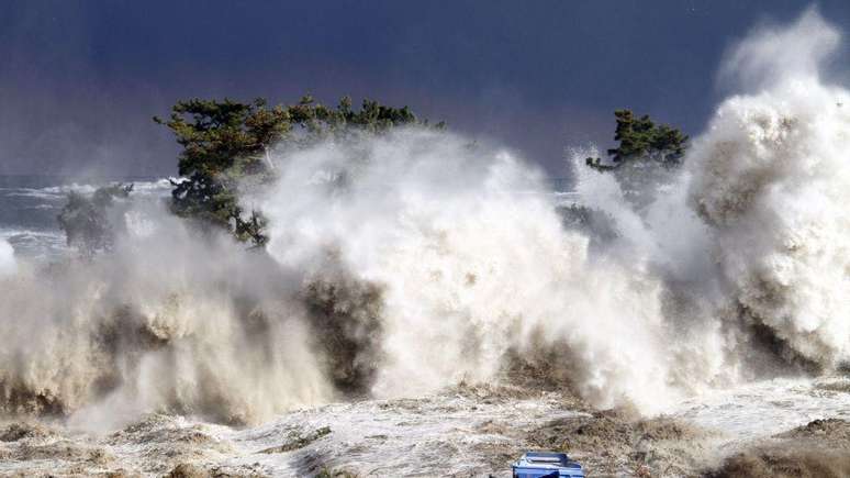 Meia hora após o terremoto de 2004, ondas de mais de 30 metros de altura envolveram a costa indonésia de Banda Aceh