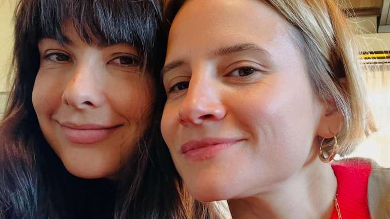 "Essa &eacute; a nossa primeira selfie", escreveu Bianca Comparato