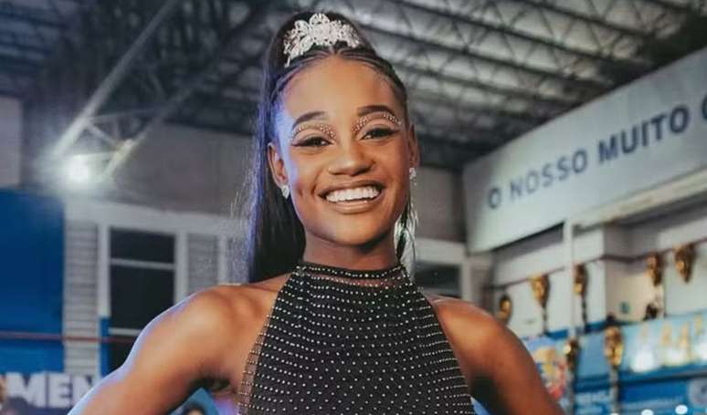 Aos 17 anos, rainha de bateria da Beija-Flor é surpreendida com gravidez e diz estar 'assustada': 'Não quero romantizar isso'.