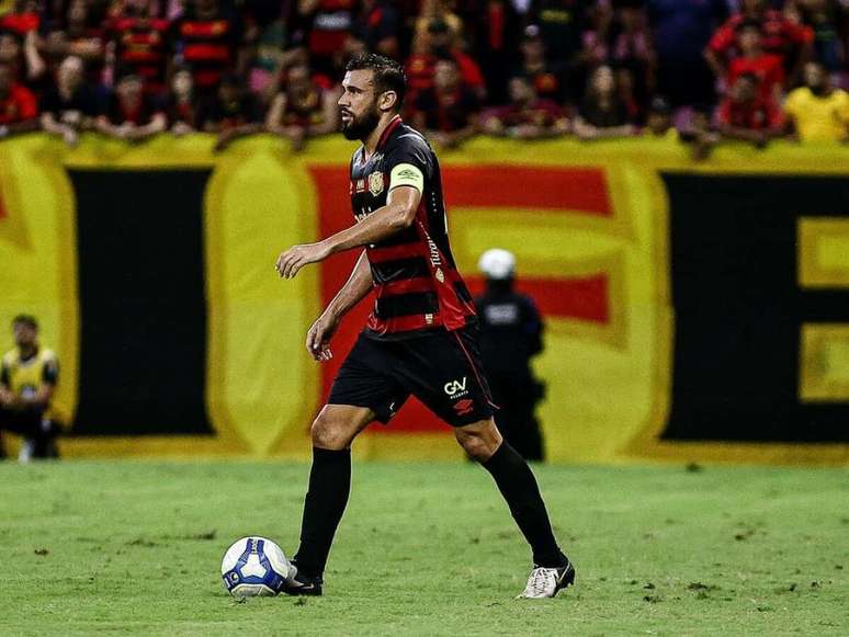 Luciano Castán em ação pelo Sport. 