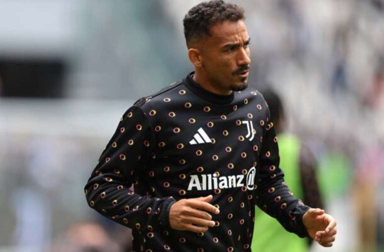 Jonathan Moscrop/Getty Images - Legenda: Danilo pode deixar a Juventus na janela de transferências de inverno, em janeiro