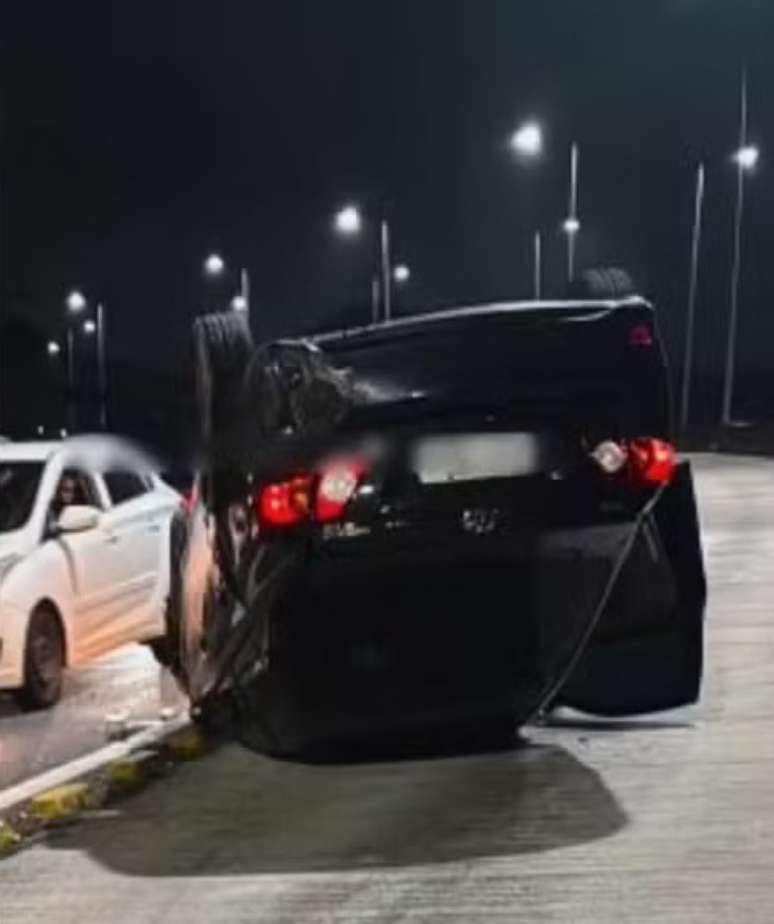 Carro de Babu foi destruído no acidente