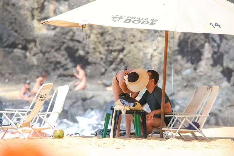 sis Valverde e Marcus Buaiz em Noronha —