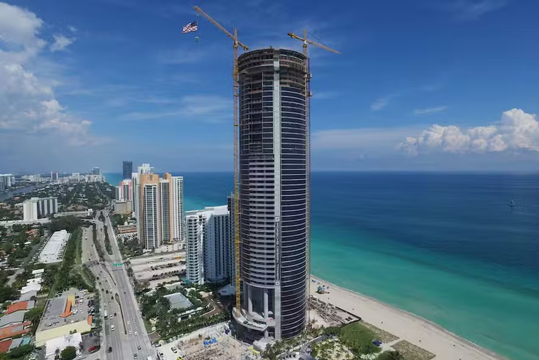 Porsche Design Tower, conhecido por seu luxo, está entre os edifícios que estão afundando em Miami, segundo estudo