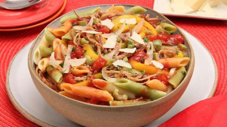 Tricolor pasta with crazy meat – Photo: Alfredo Franco